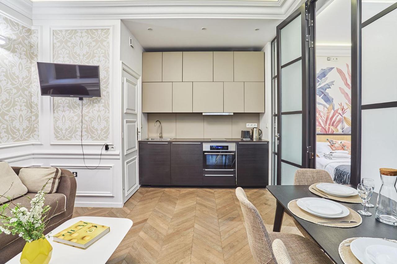 Apartment Louvre Museum By Studio Prestige Paris Luaran gambar