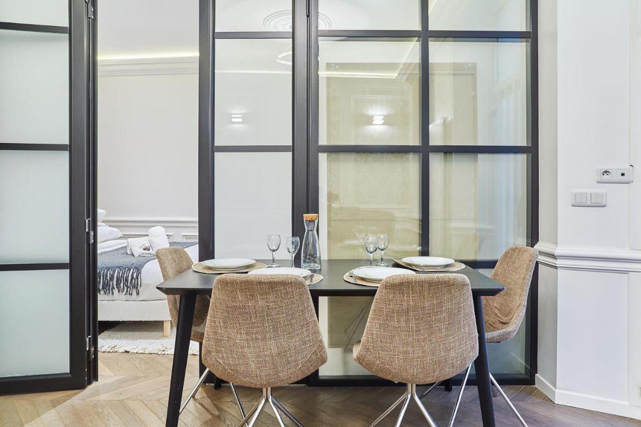 Apartment Louvre Museum By Studio Prestige Paris Luaran gambar